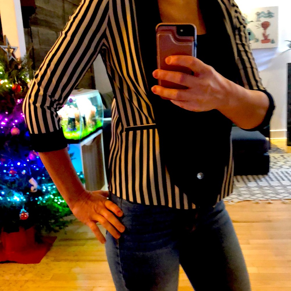 3/30$ ONLY Striped black and cream blazer
